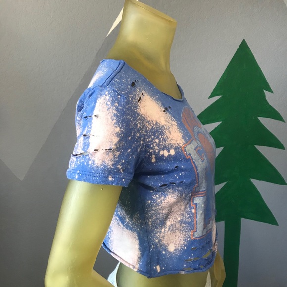 New York Knicks Basketball Bleached Crop Top - Picture 5 of 7